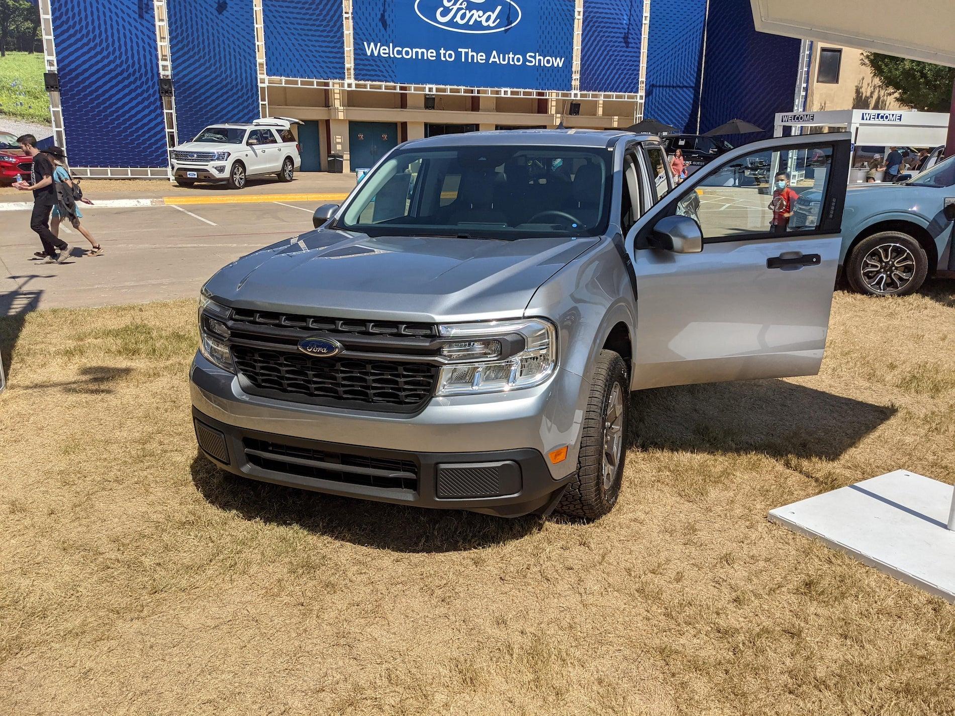 Ford Maverick ICONIC SILVER Maverick Photos Thread 2022 Maverick XL interior Iconic Silver 1