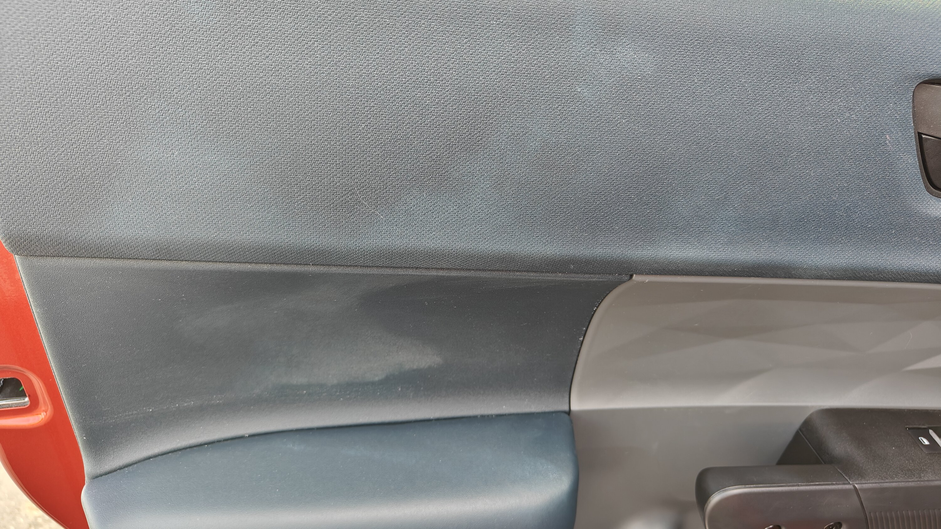 Ford Maverick Sunscreen Lotion / Sun Block appears to discolor Maverick Blue Door Plastics and BAP Black Vinyl IMG20240225132919
