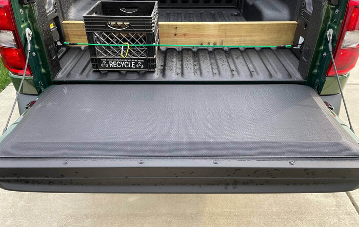 Simple hack for more comfortable tailgate (to sit / kneel on) - cushioned pad / mat