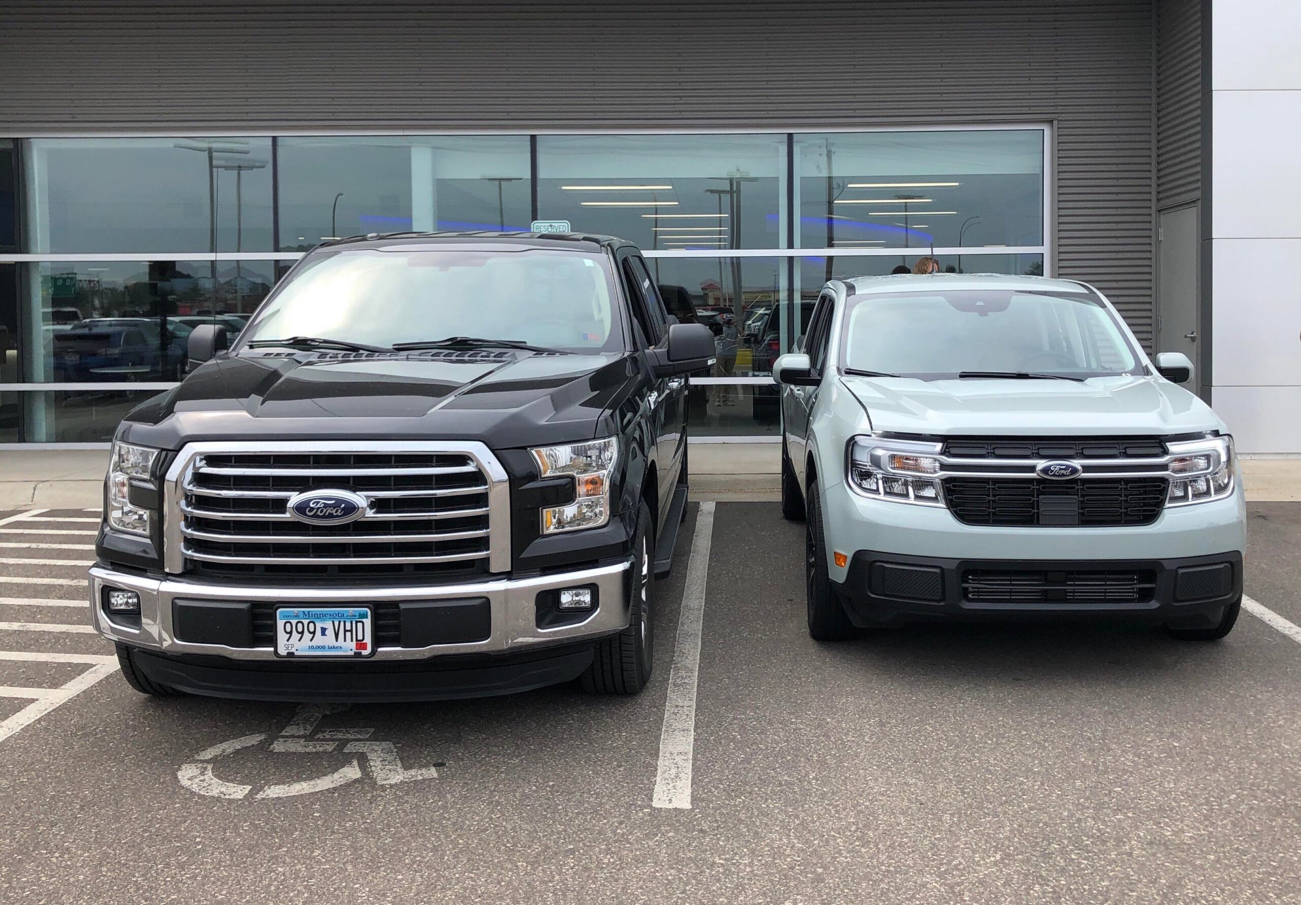 Spotted 2022 Ford Maverick and F-150 Show Crimson Paint and Size  Differences - autoevolution