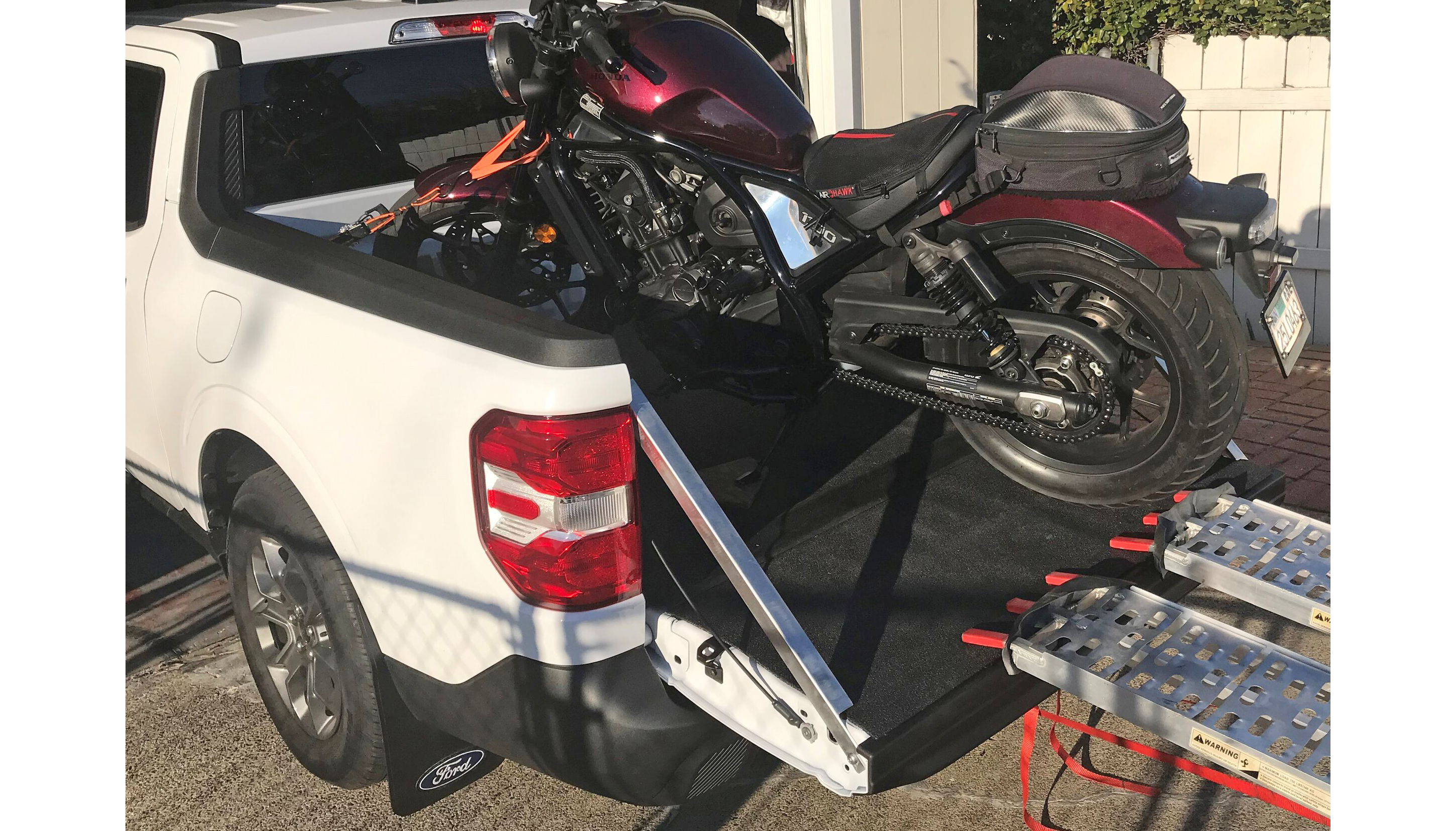 Tailgate motorcycle carrier 2025