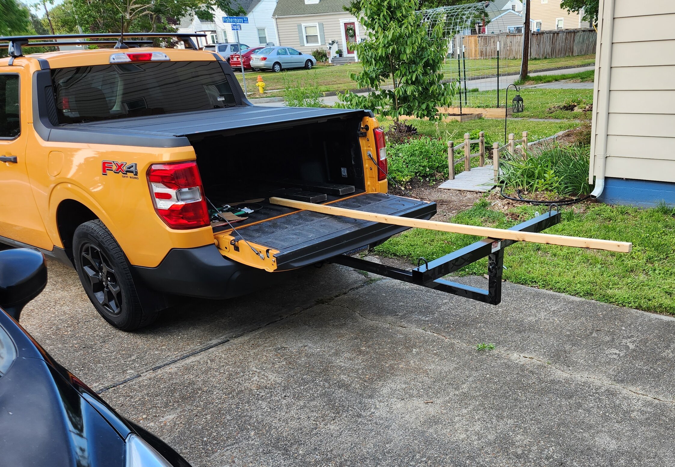 Cheap Harbor Freight hitch extender modified as 3rd roof rack cross bar