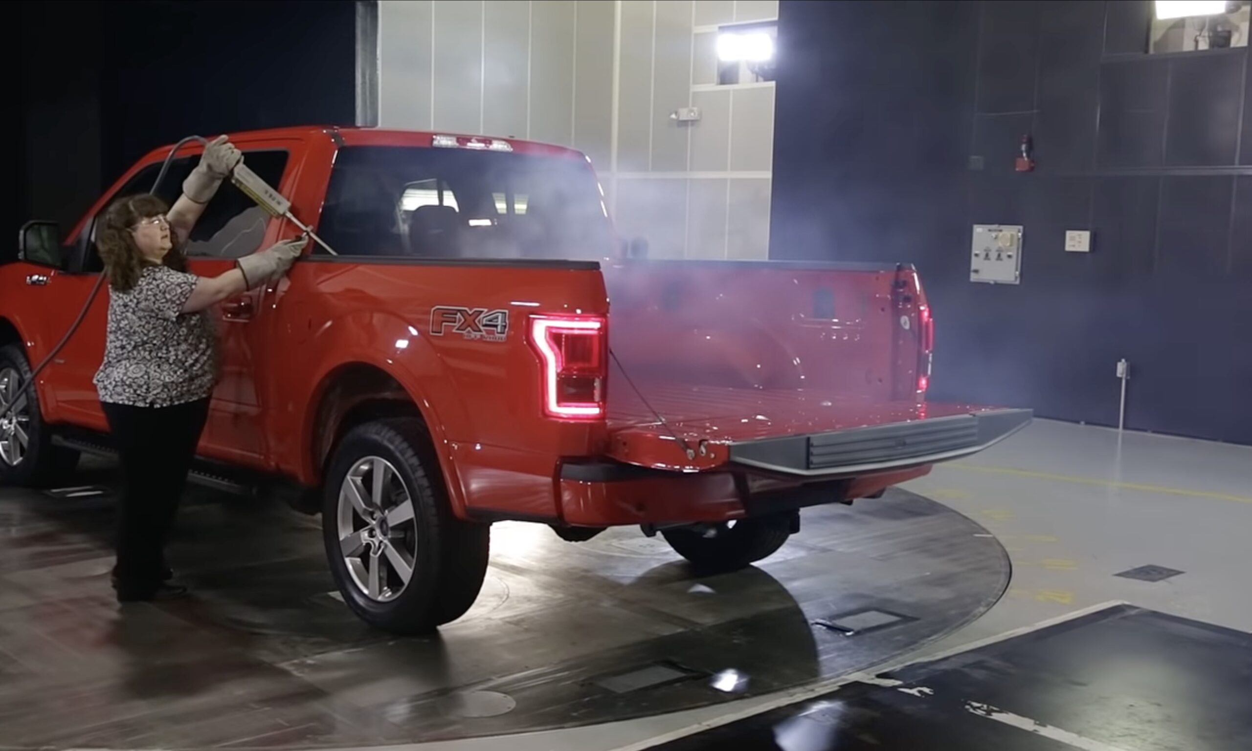 Ford air tunnel testing tailgate myth and tonneau cover (aerodynamics